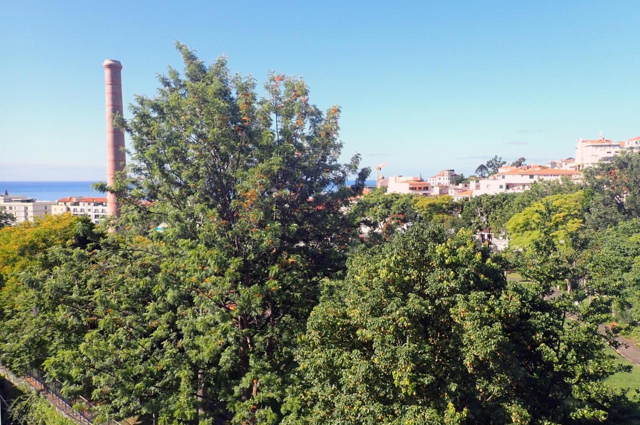Funchal Petrolhead Apartment Bagian luar foto