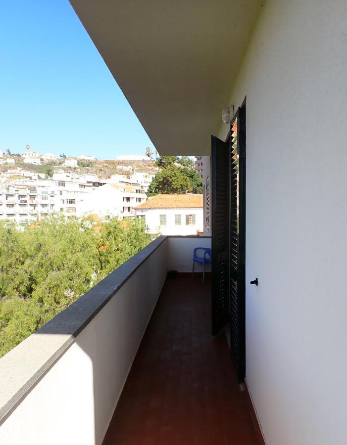 Funchal Petrolhead Apartment Bagian luar foto