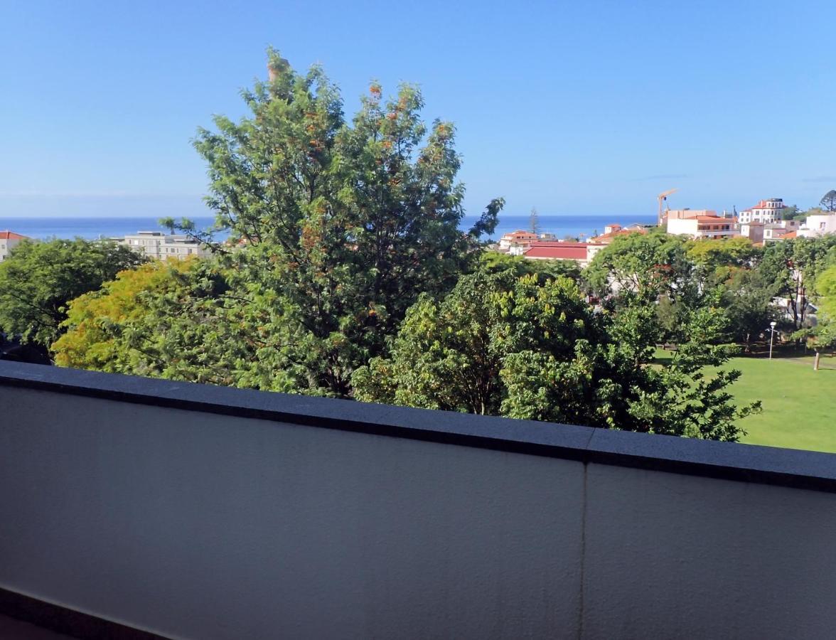Funchal Petrolhead Apartment Bagian luar foto